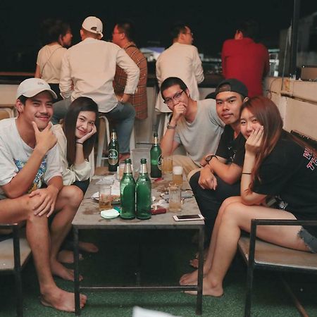 Sook Cafe And Youth Hostel Chiang Rai Bagian luar foto