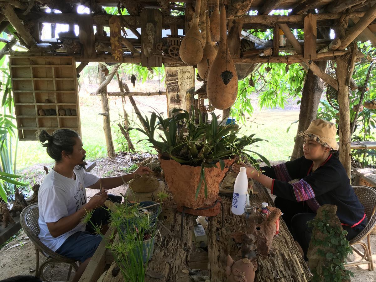 Sook Cafe And Youth Hostel Chiang Rai Bagian luar foto