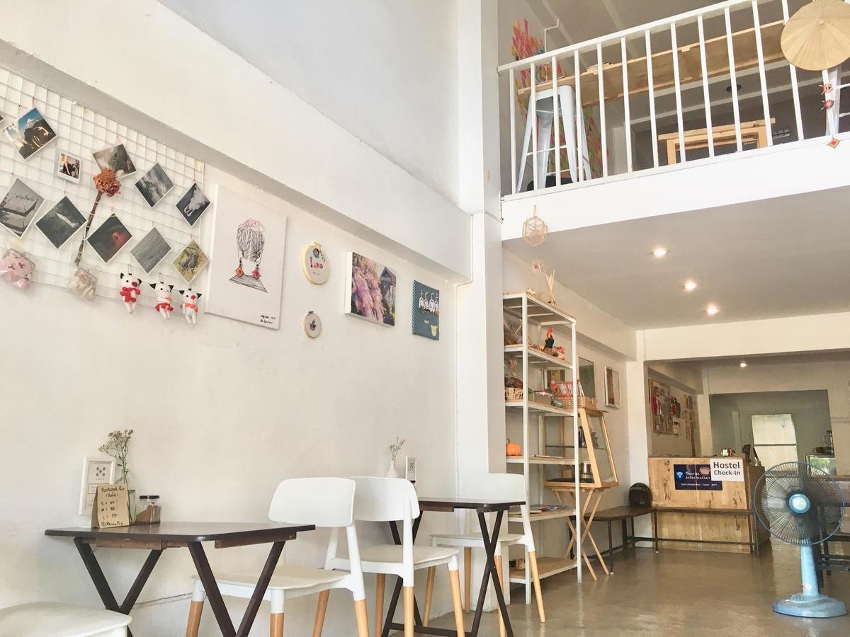 Sook Cafe And Youth Hostel Chiang Rai Bagian luar foto
