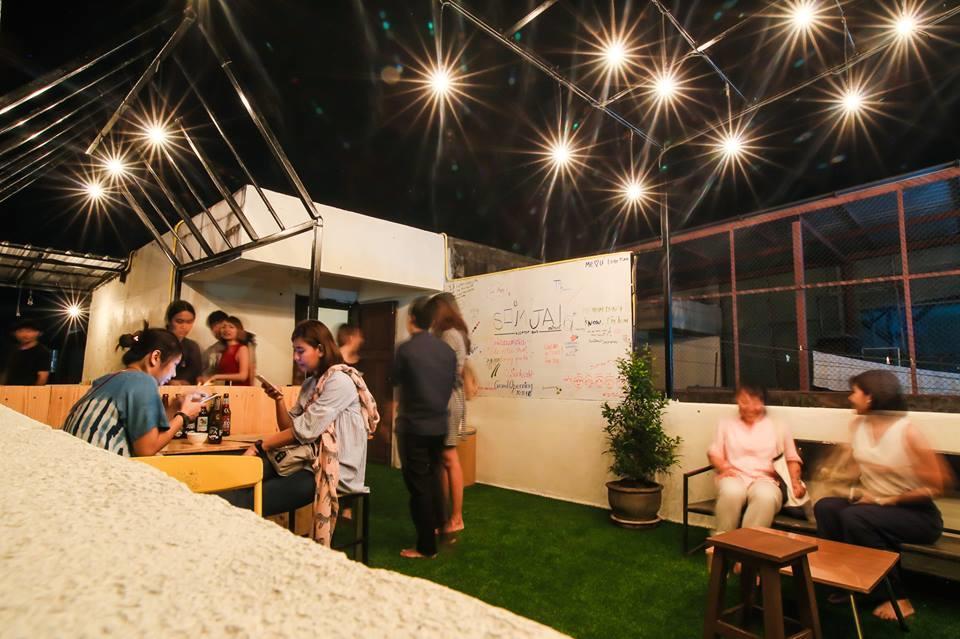 Sook Cafe And Youth Hostel Chiang Rai Bagian luar foto