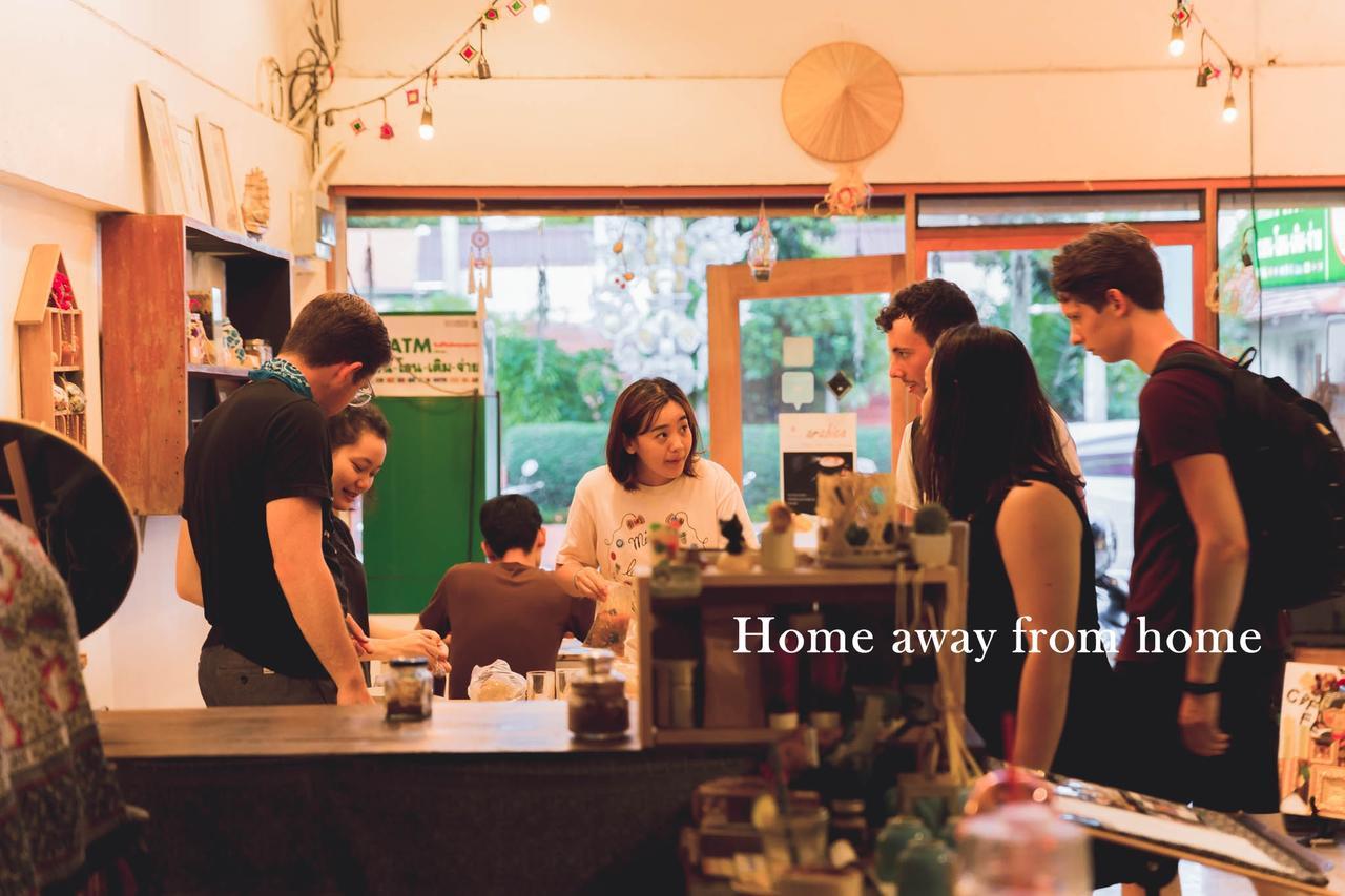 Sook Cafe And Youth Hostel Chiang Rai Bagian luar foto