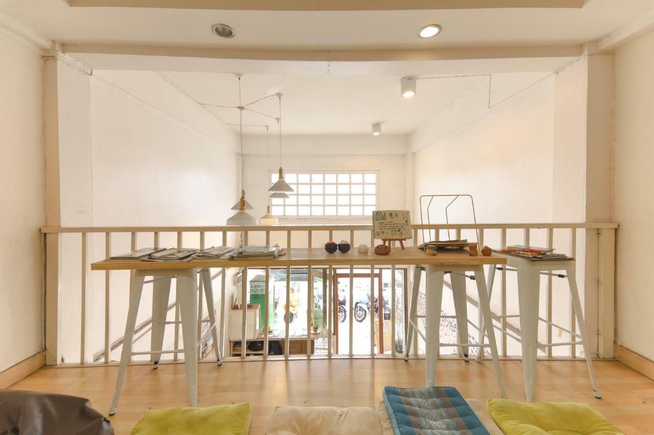 Sook Cafe And Youth Hostel Chiang Rai Bagian luar foto