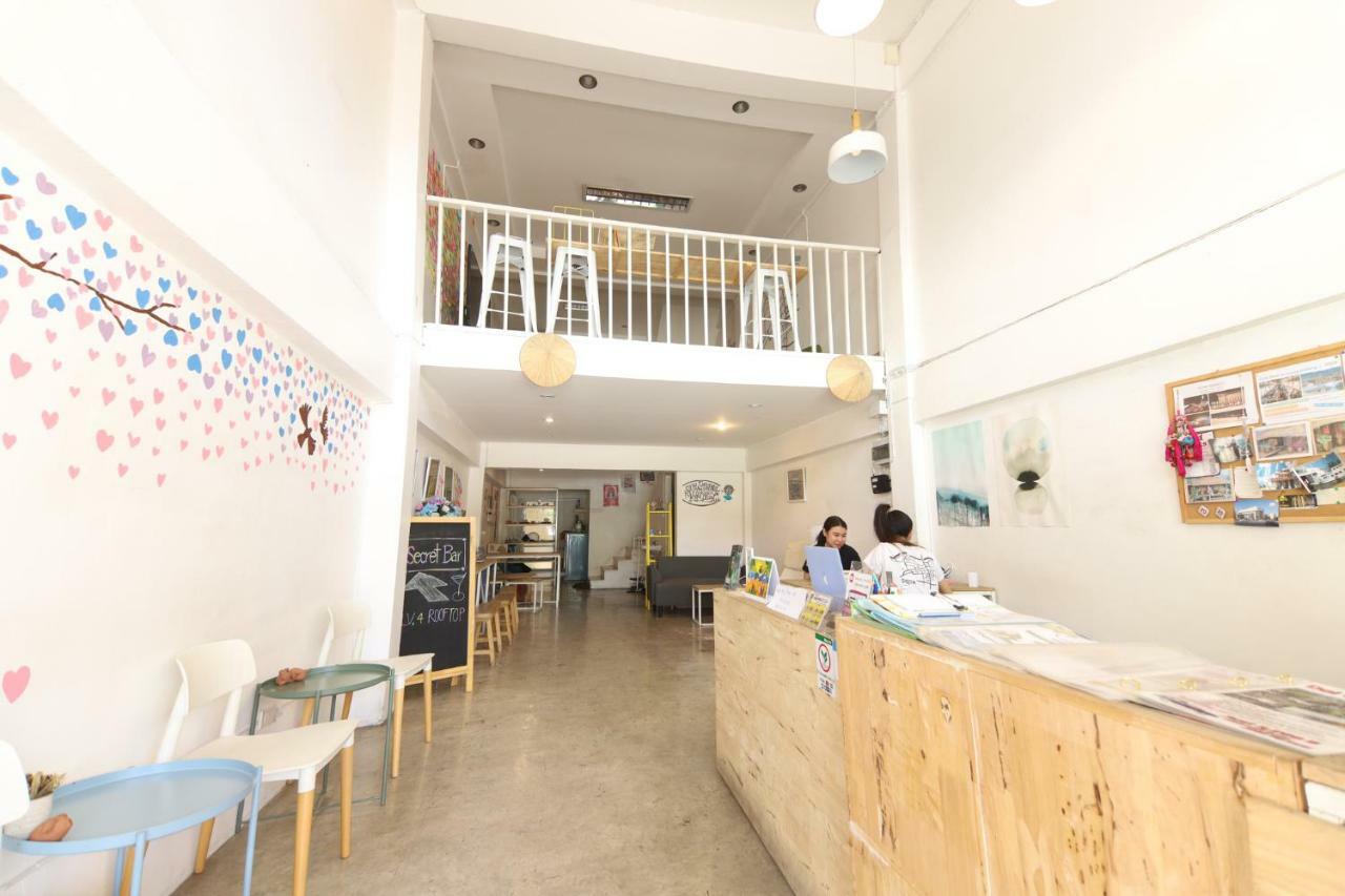 Sook Cafe And Youth Hostel Chiang Rai Bagian luar foto
